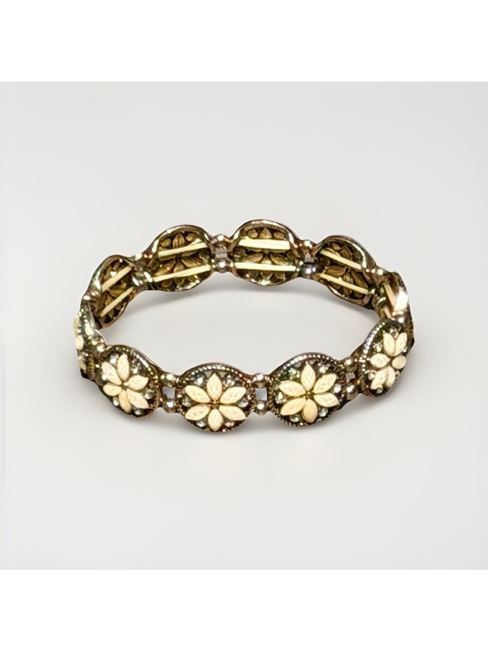 Vintage Style Floral Daisy Stretch Bracelet Gold Tone Cream Enamel Rhinestone
